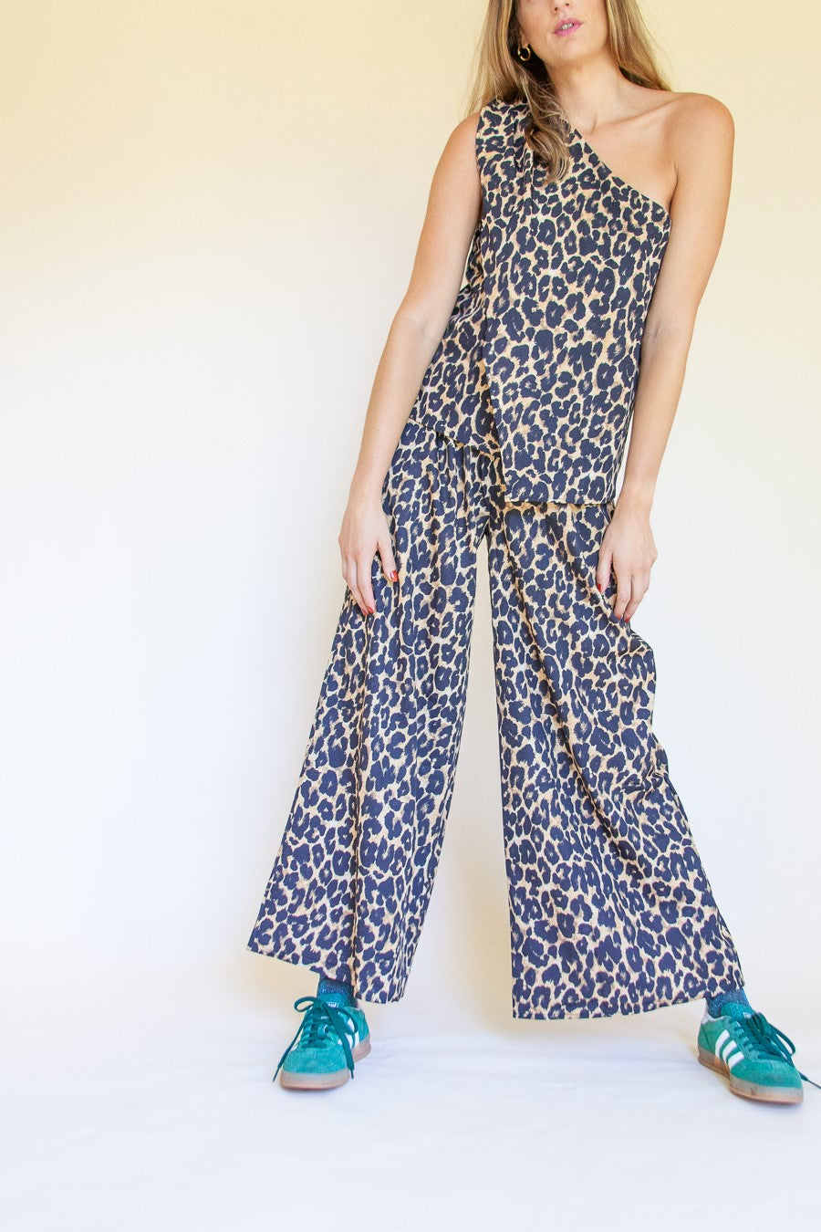 WIDE LEG ANIMAL-PRINT PANTS