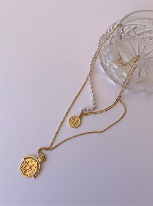 THE ATLAS COIN AND PEARL NECKLACE SET